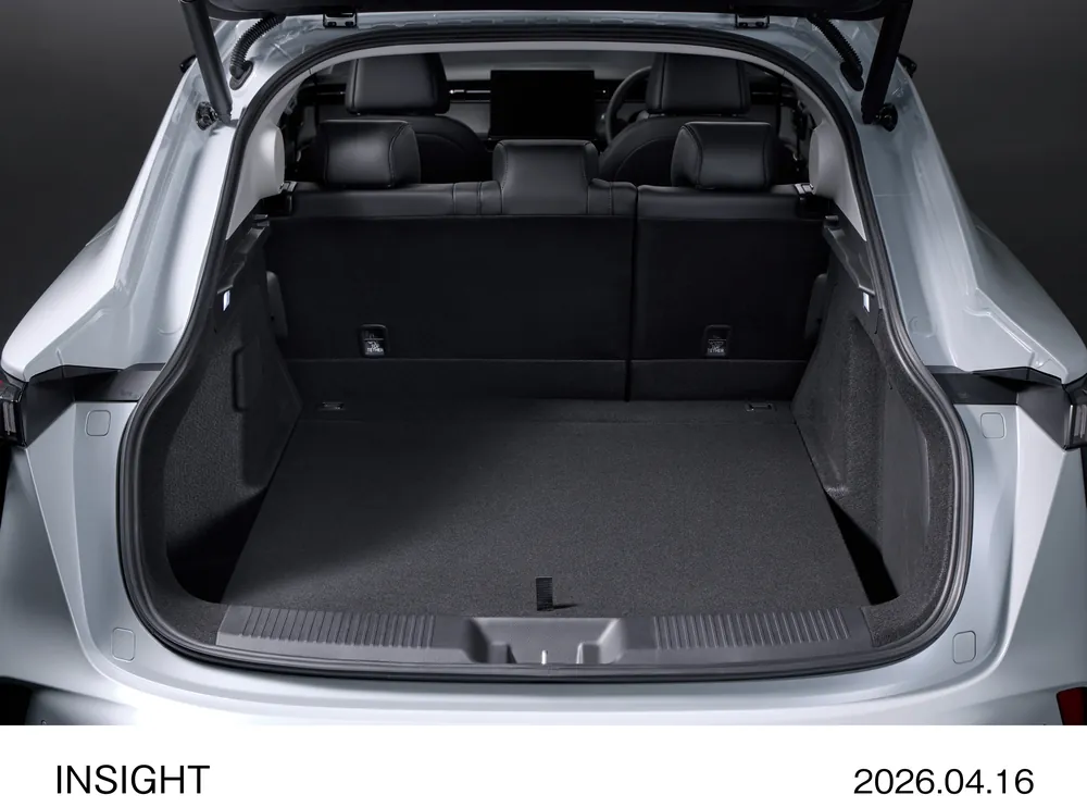 ホンダの新型INSIGHT　トランク