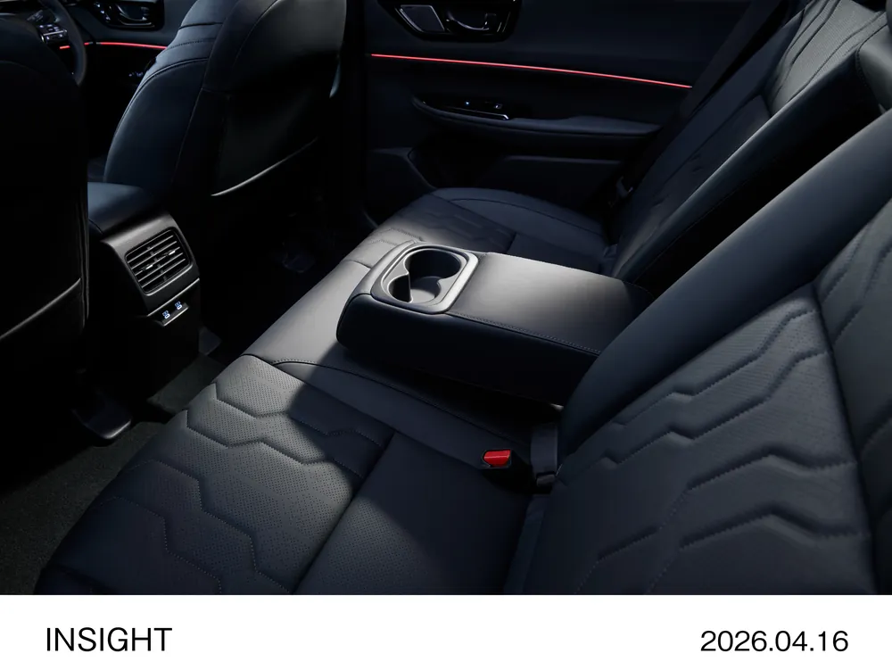 ホンダの新型INSIGHT　後部座席