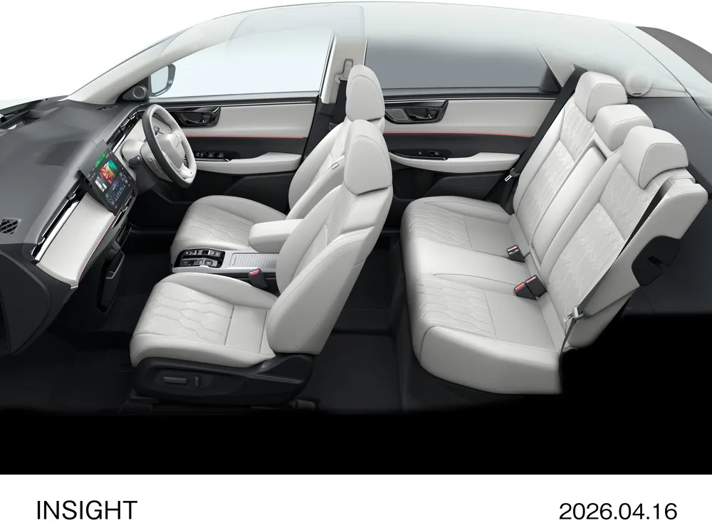 ホンダの新型INSIGHT　全席