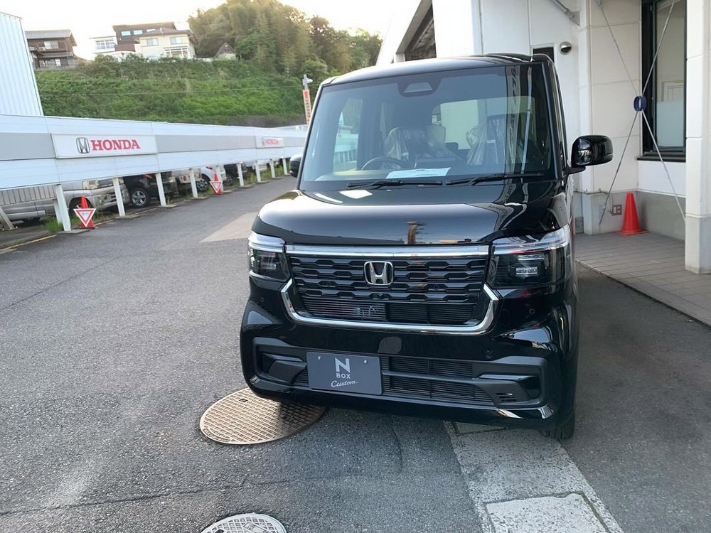 ホンダ　N-BOX　試乗車