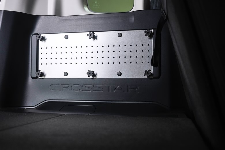 新型フリード e:HEV クロスター バックドア内側