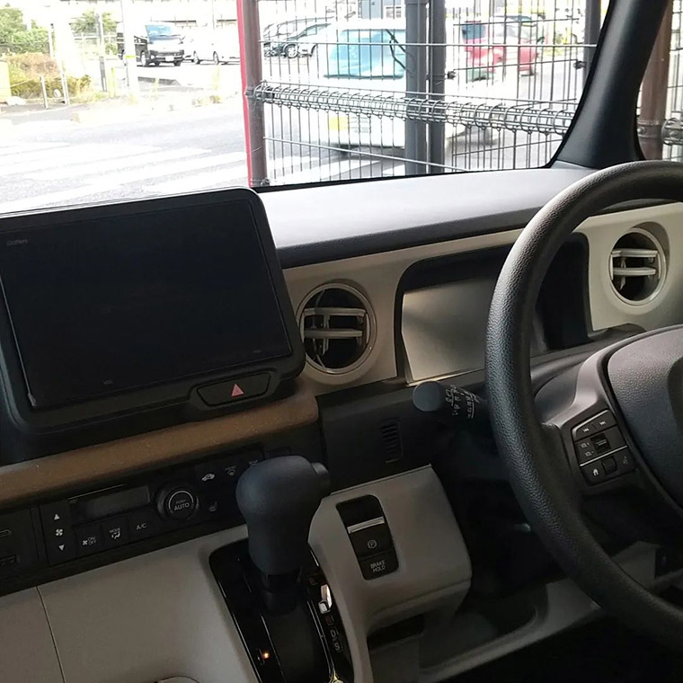 ダッシュボード　新型N-BOX　プレミアムアイボリーパール