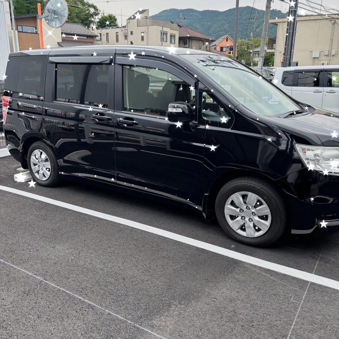ステップワゴン中古車 クリスタルブラックパール 2014年式 2.3万km