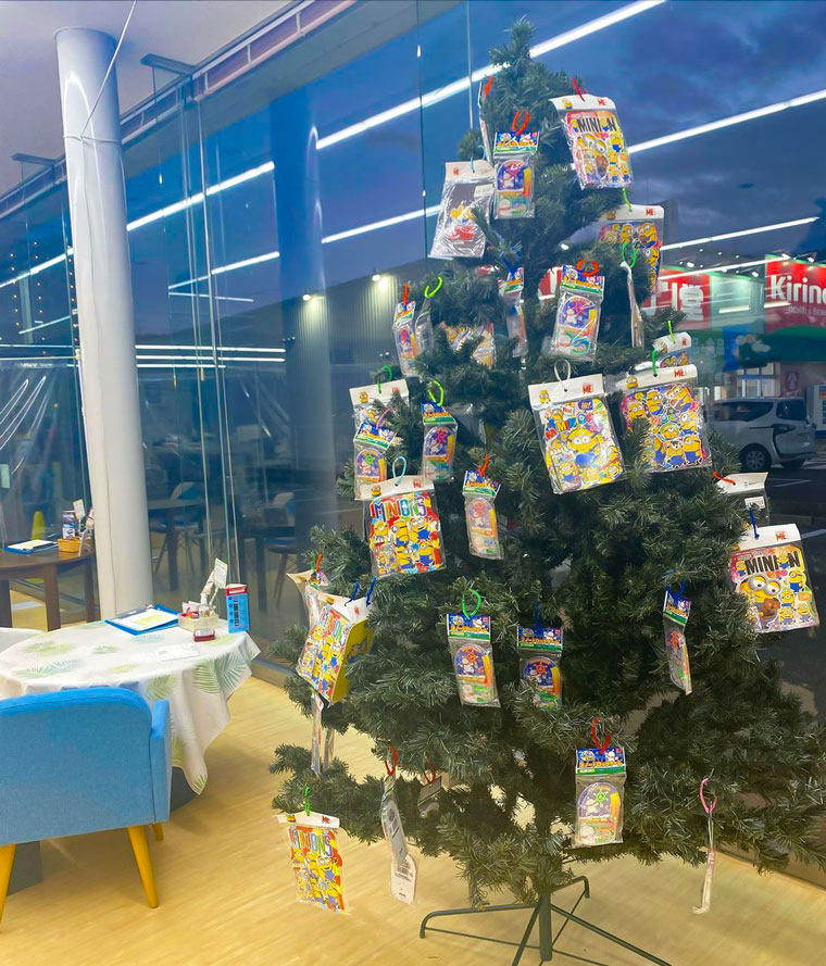 おもちゃのクリスマスツリー
